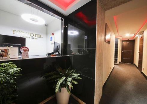 Hotel Myeongdong Top Hotel