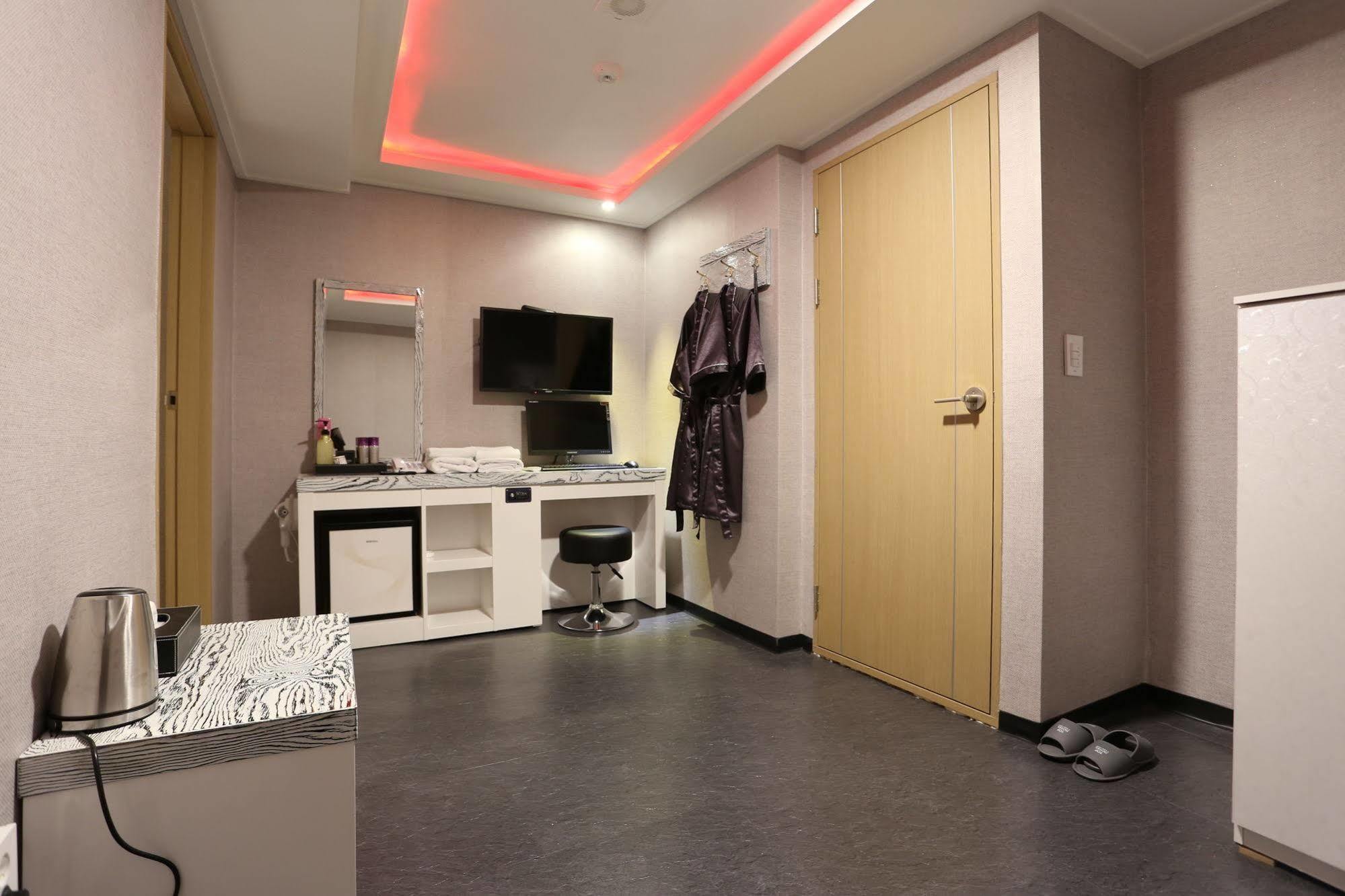 Myeongdong Top Hotel Hotel