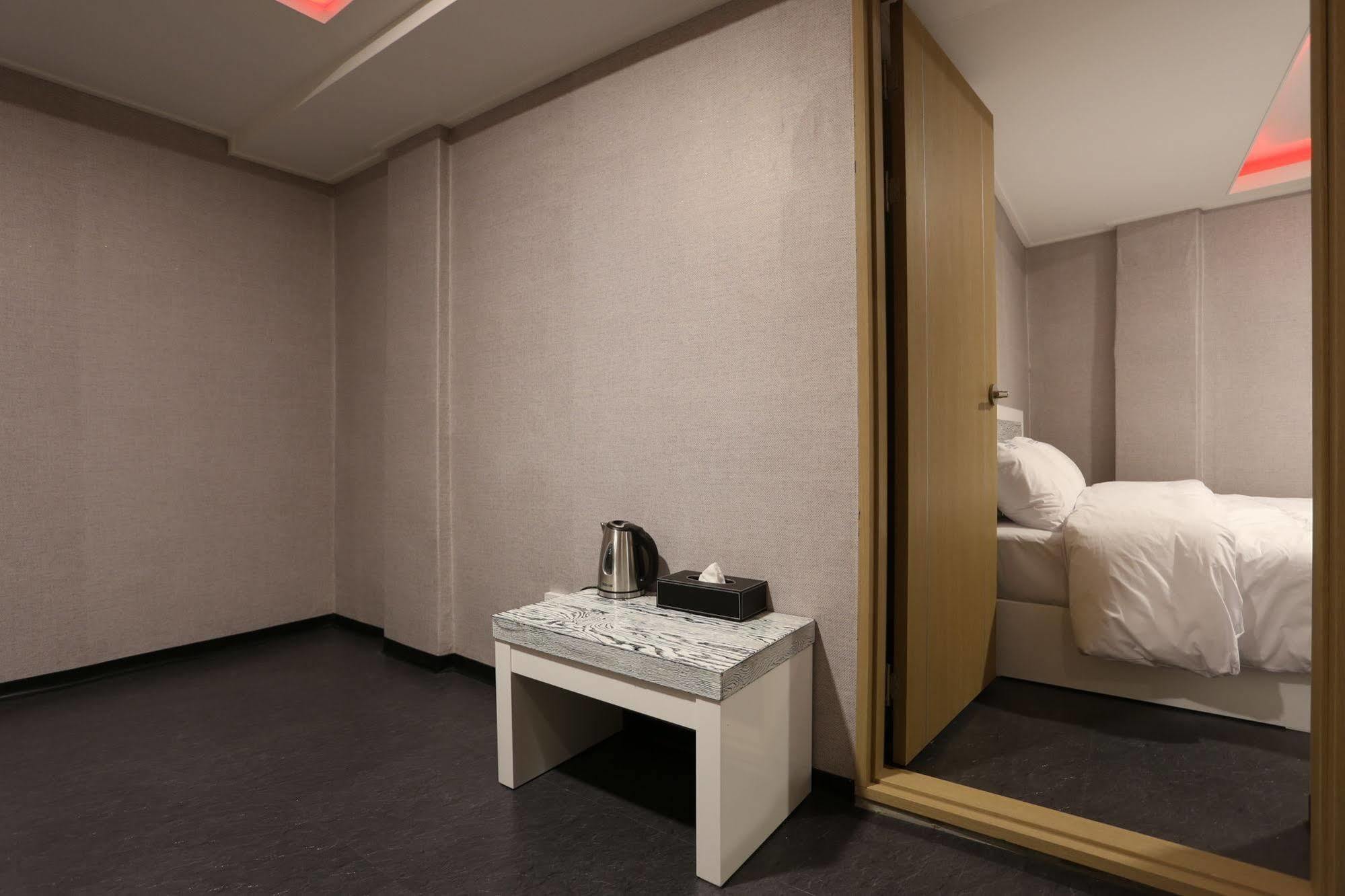 Myeongdong Top Hotel Hotel 2*